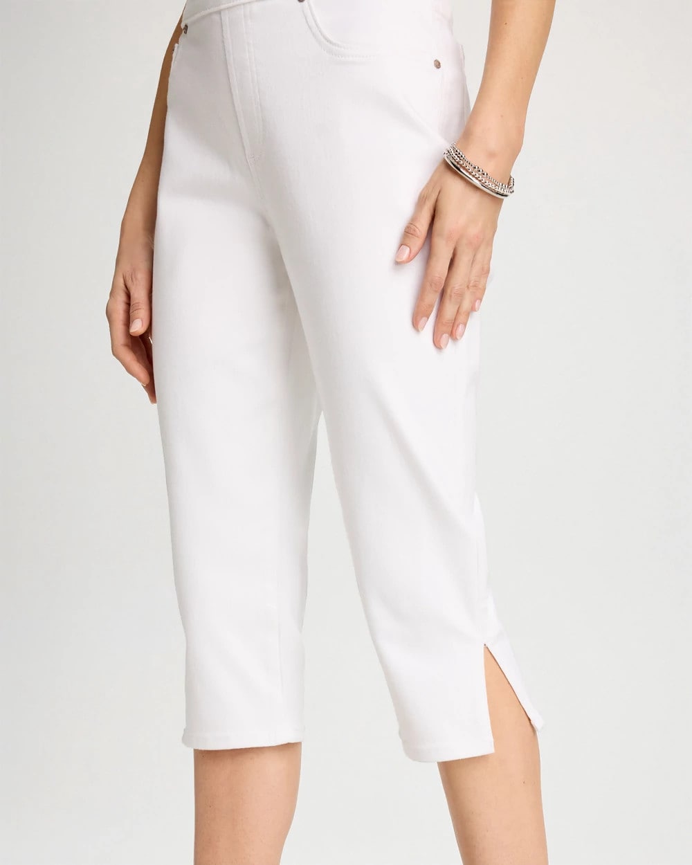 Chico's Signature | Pull-On Capri Jeans