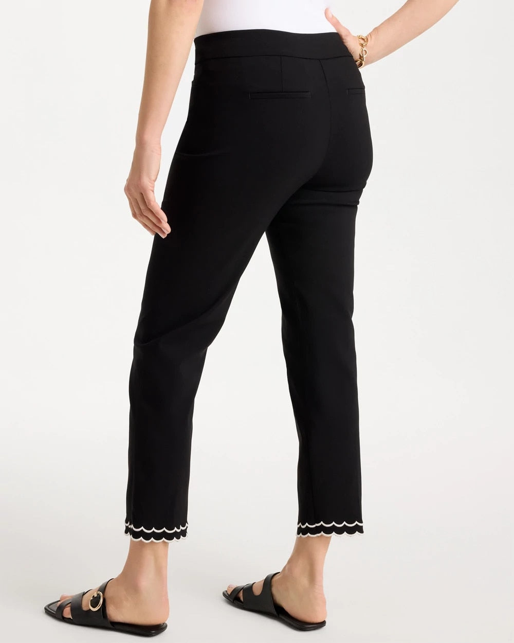 Chico's Quality | Contrast Scallop Brigitte™ Slim Crop Pant