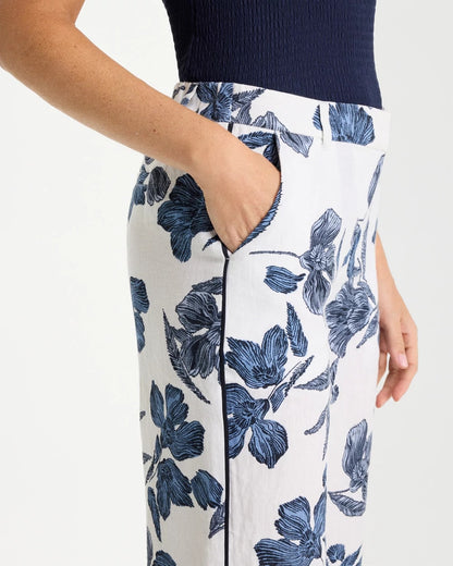 Chico's Value | Piped Linen Fly Front Pants
