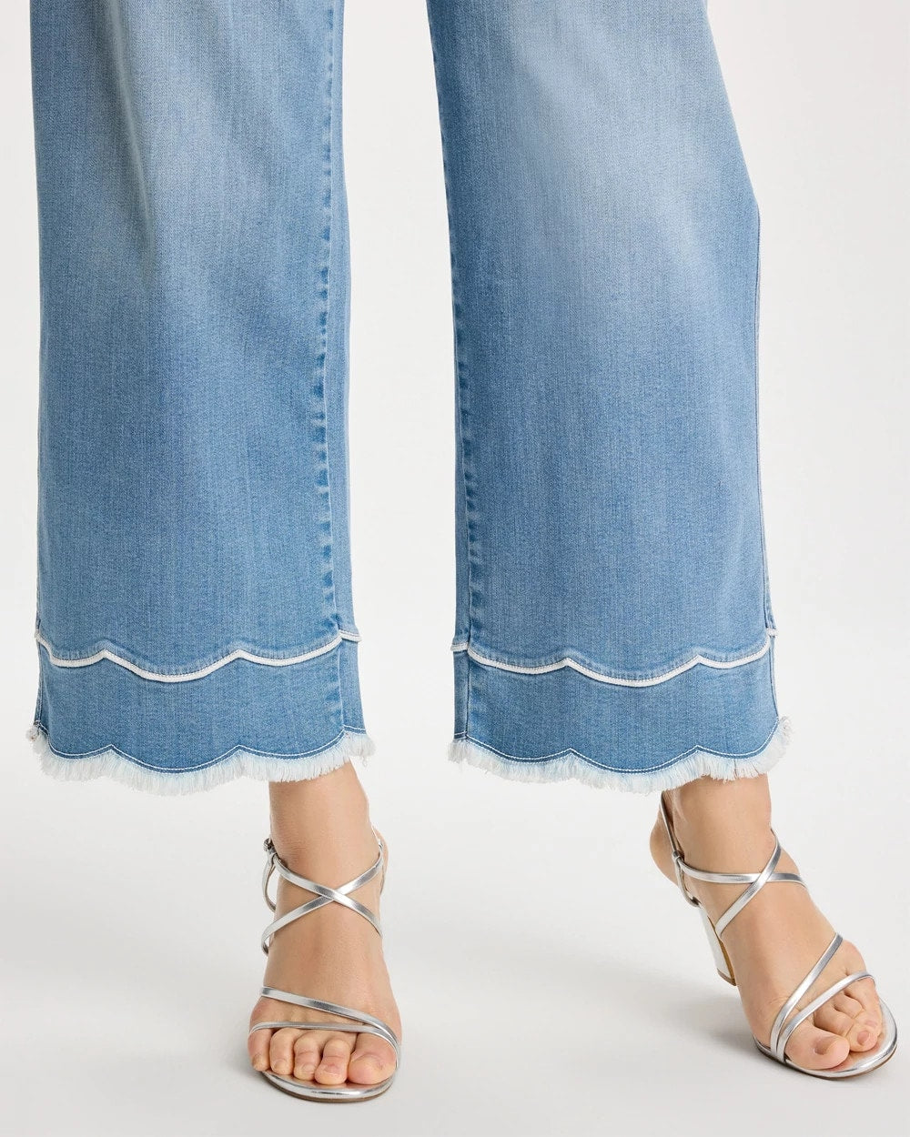 Chico's Latest | Scallop Pull-On Wide-Leg Crop Jeans