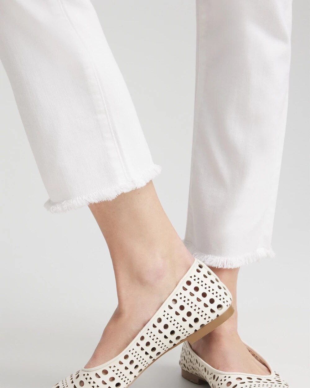 Chico's Premium | Girlfriend Frayed Cropped No Stain Jeans