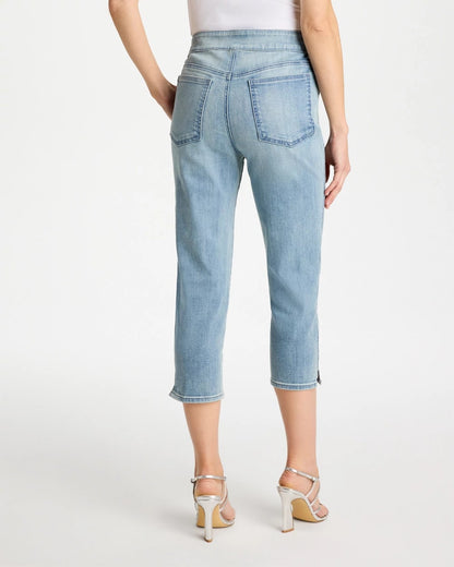 Chico's Quality | Pull-On Capri Jeans