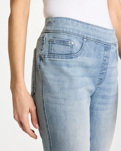 Chico's Quality | Pull-On Capri Jeans