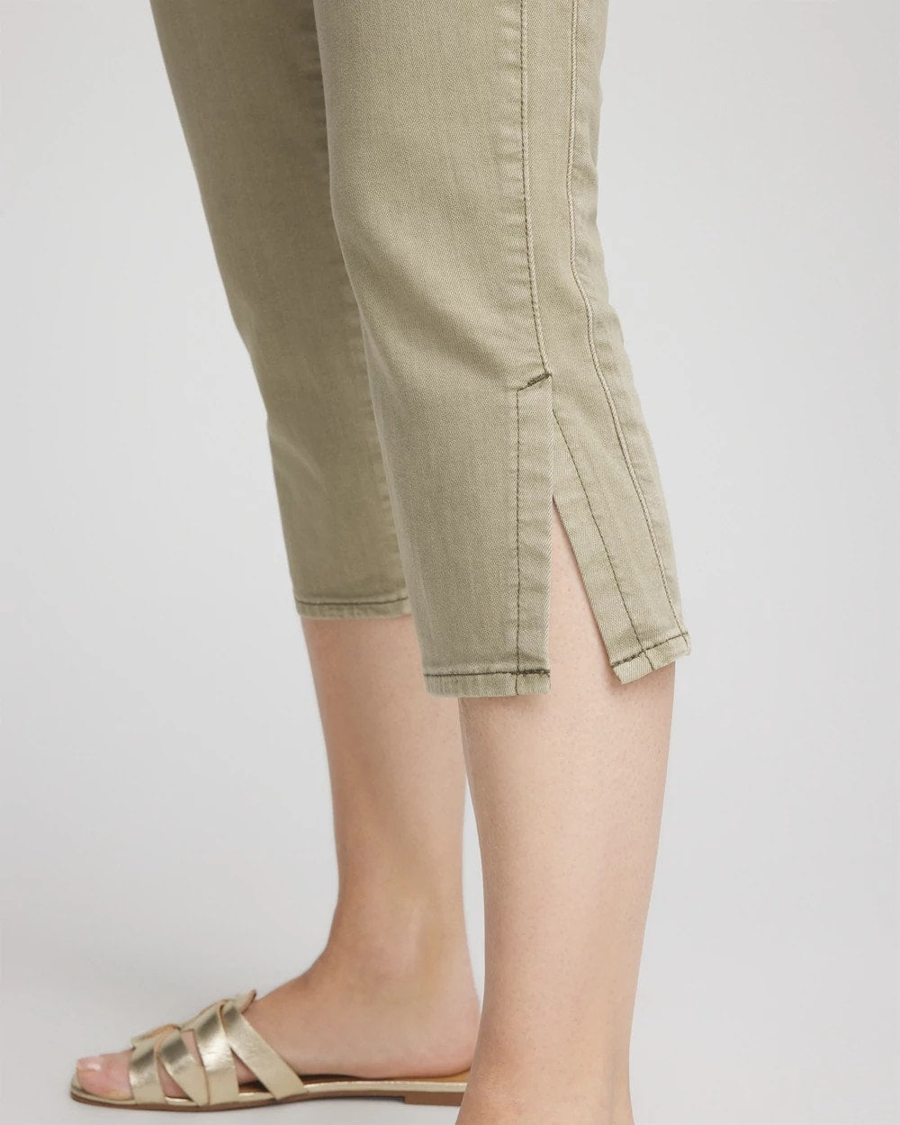 Chico's Top Pick | 19" Pull-on Capri Jeans